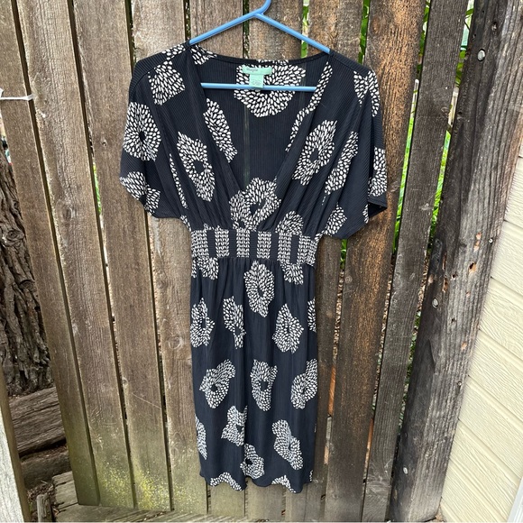 Maple By Anthropologie V-neck 100% Silk Floral Black & White Dress Sz XS - Picture 7 of 10